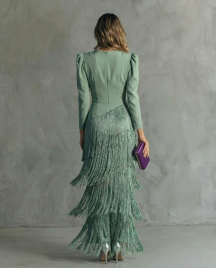 Chiara – Elegancka Sukienka z Frędzlami