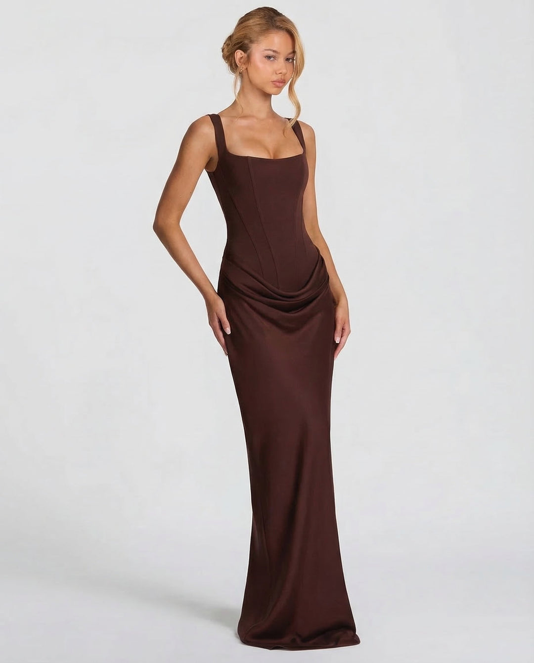 Aneta - Maxi w kształcie klepsydry
