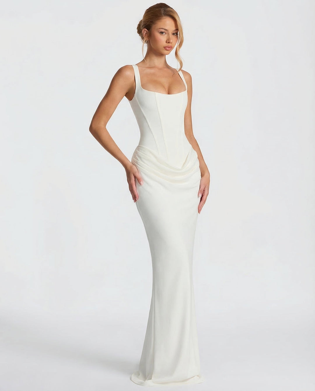 Aneta - Maxi w kształcie klepsydry